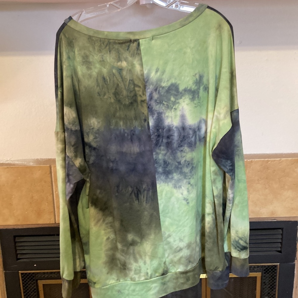 ⬛️⬛️ A.Gain Women’s XL Long-sleeve Tee Green Tie-Die - Picture 2 of 5